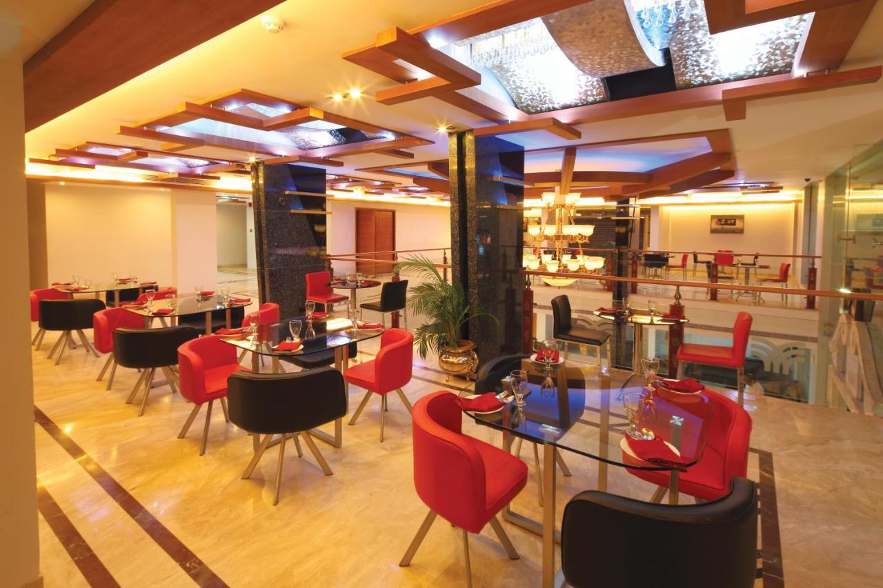 Windsor Rajadhani Hotel Thiruvananthapuram Exterior foto