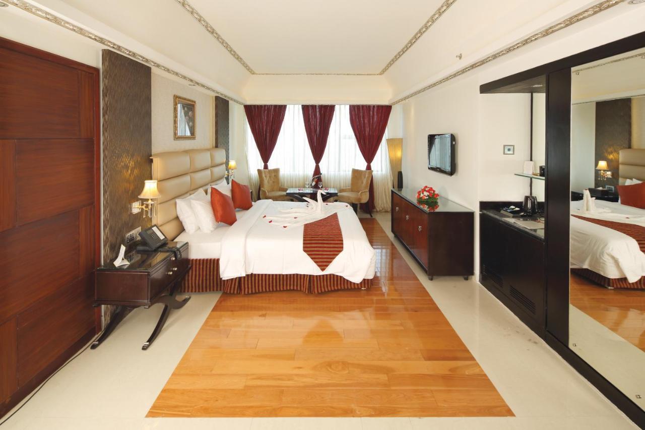 Windsor Rajadhani Hotel Thiruvananthapuram Exterior foto